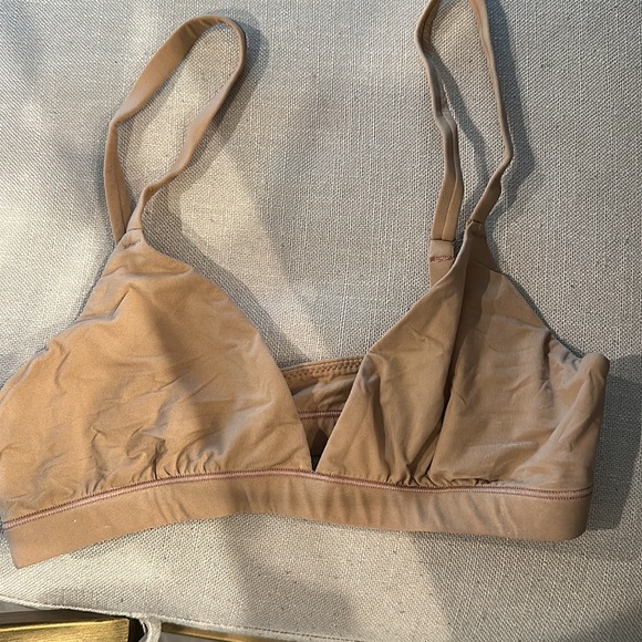 SKIMS TRIANGLE BRALETTE NWT SIENNA - Picture 3 of 3